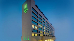 Гостиница Holiday Inn Mumbai International Airport, an IHG Hotel  Мумбаи